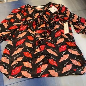New BisouBisou blouse with colorful lips.